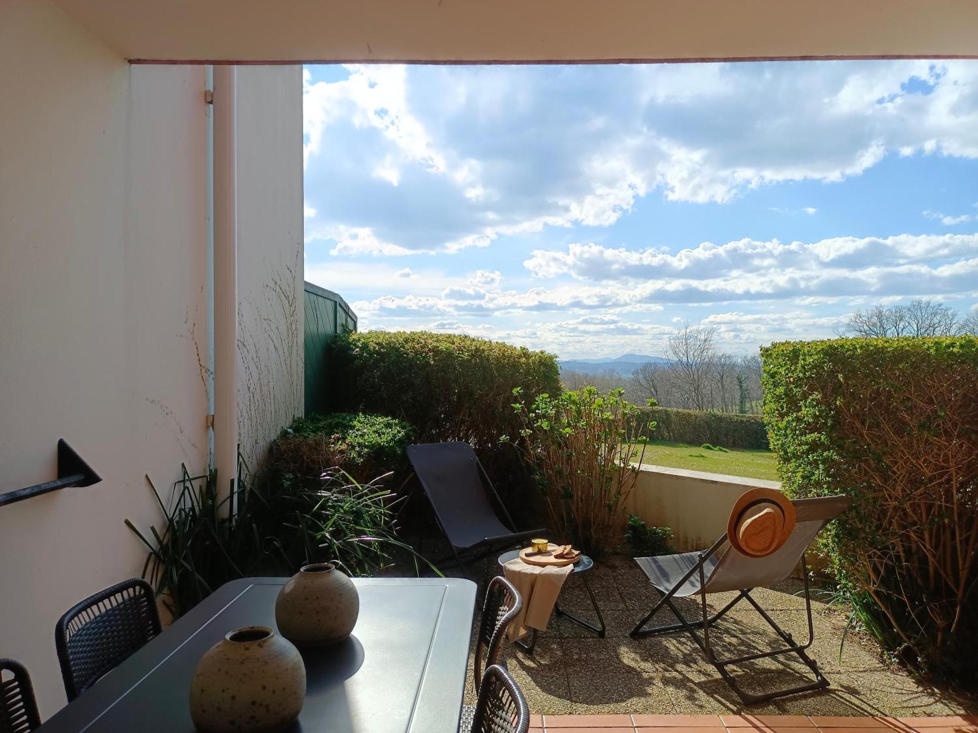 T1 Bis Avec Piscine Vue Golf Et Montagnes Lejlighed Arcangues Eksteriør billede